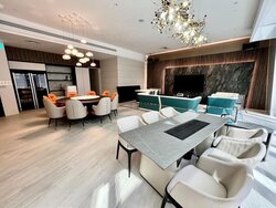 18 ROBINSON (D1), Office #457179751